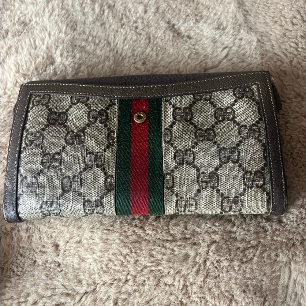 Gucci classic Wallet/ clutch